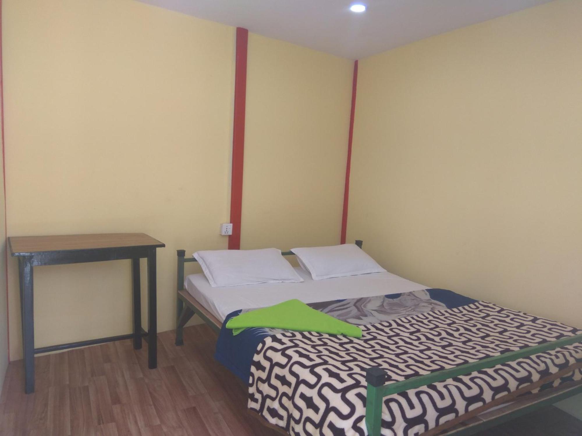 Chambre Double avec Toilettes Communes